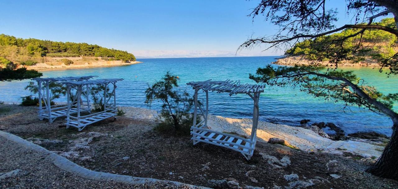 Hvar Stone Villa With Pool Vrbanj